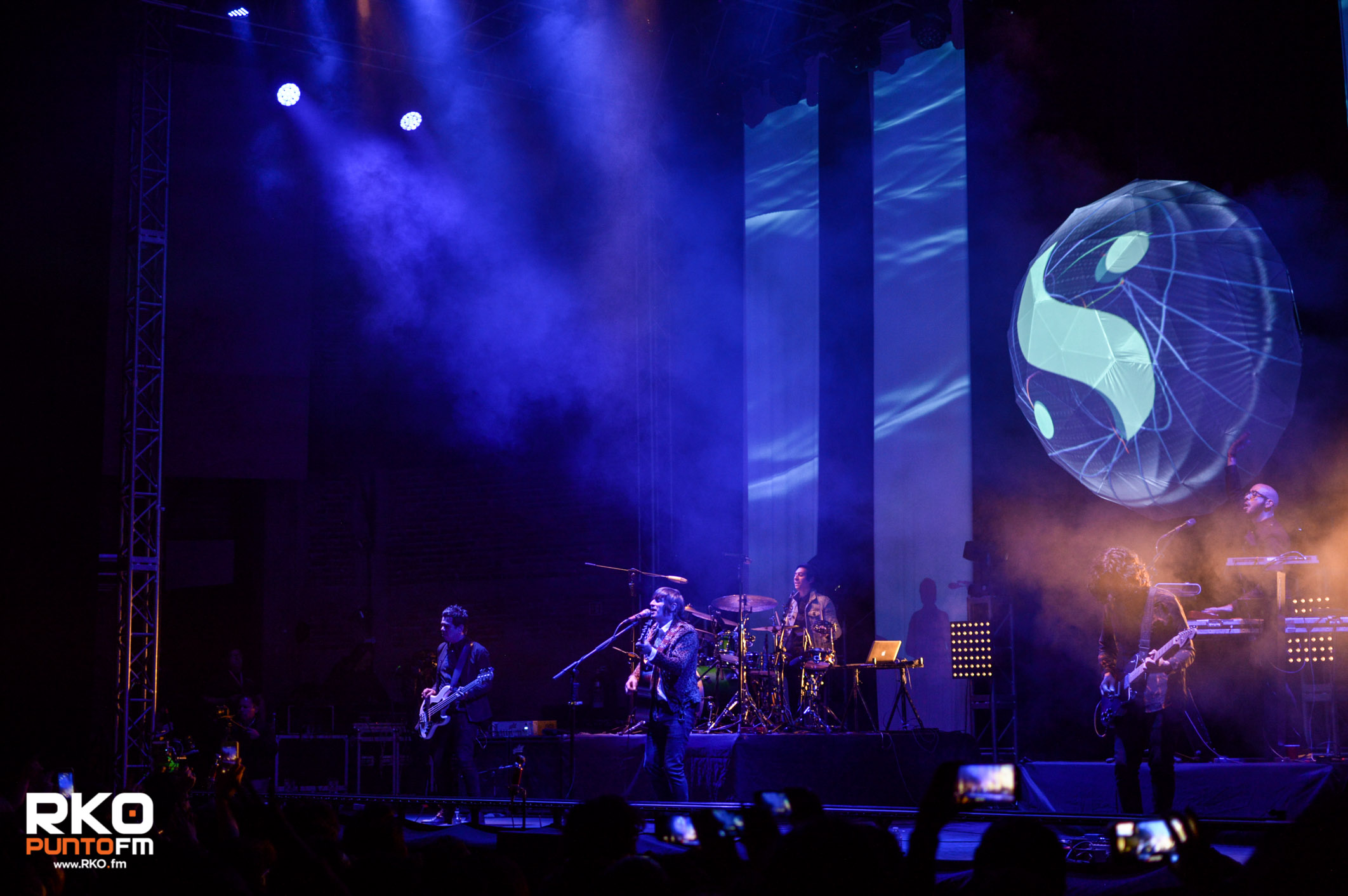 Siddhartha ofrece emotivo cierre de gira en Auditorio Blackberry