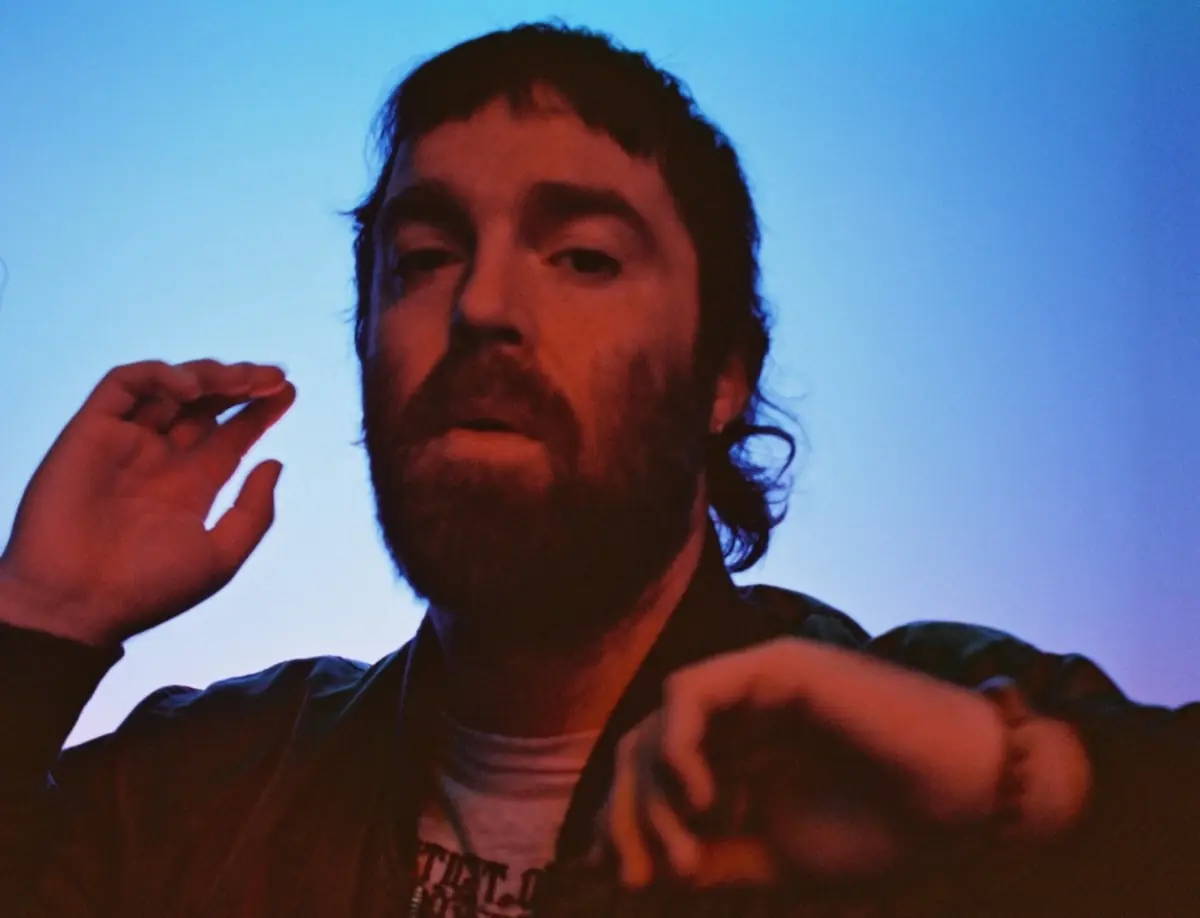 Chet Faker regresa con su nuevo sencillo “Inefficient Love”